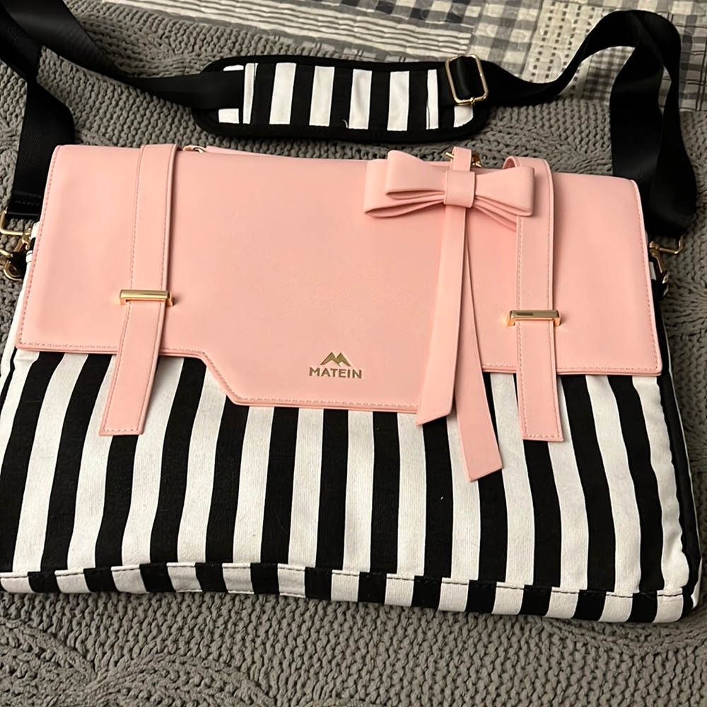 Adorable New Computer Bag. Pink, Black, and White.
